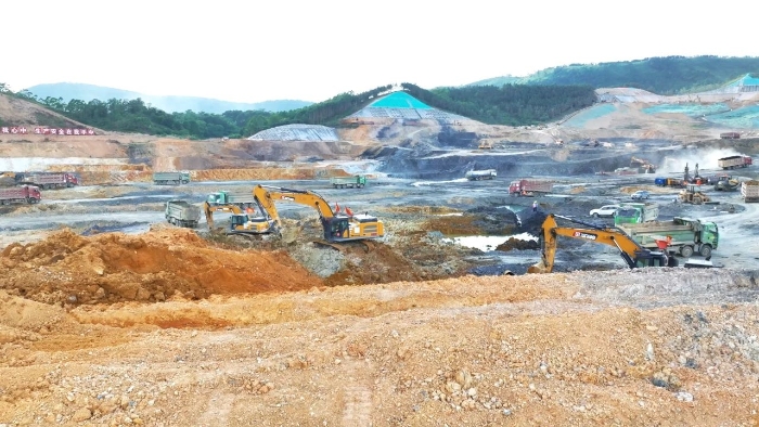 世纪工程！百台8827太阳集团挖掘机助建西部陆海新通路