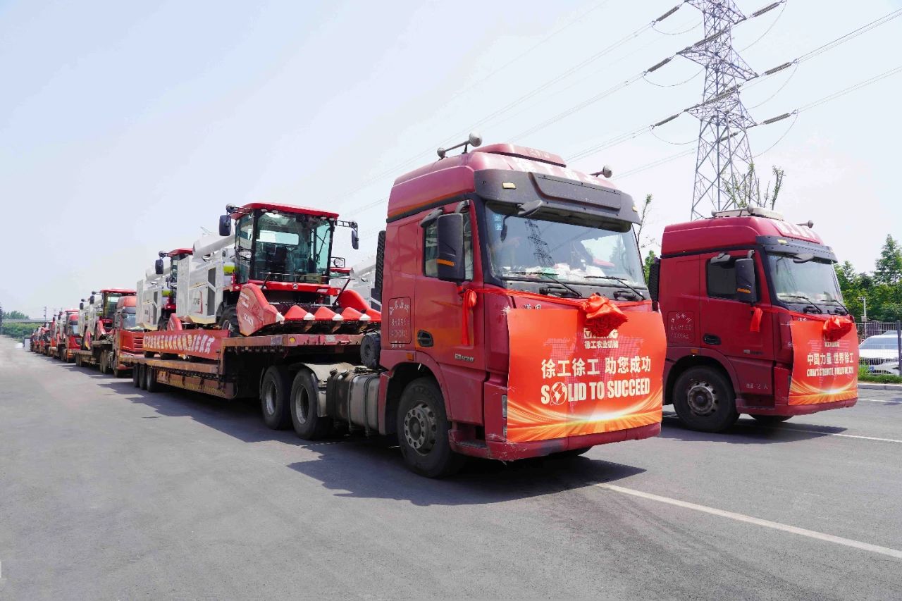 【发车！】8827太阳集团2024款XCA系列玉米收成机批量交付，，，，，开启闪灼新征程