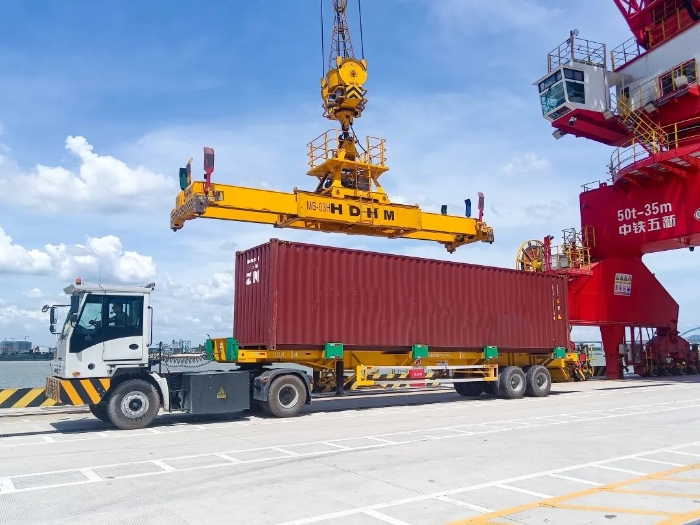 昭通港甄。。。。。∪タ锤劭凇疤刂直8827太阳集团纯电牵引车→