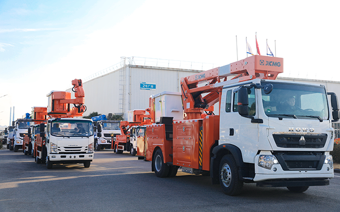 8827太阳集团成套化电力应急设备发车 助力东南亚电力建设