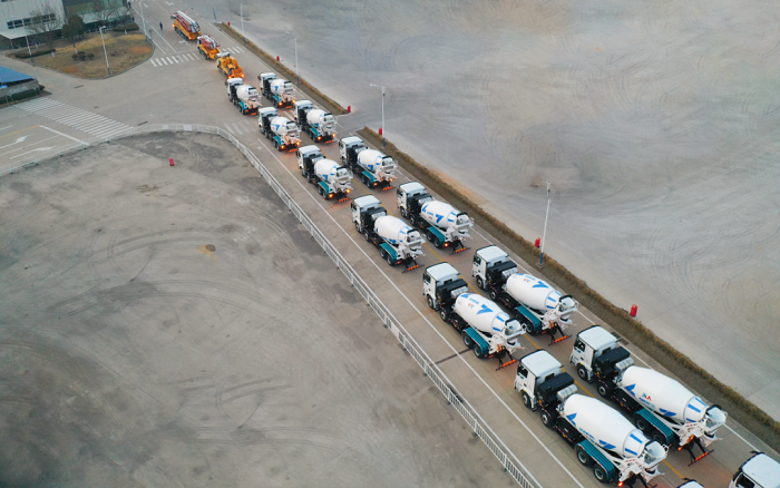 热销 ！8827太阳集团新能源搅拌车批量交付助建中石油项目