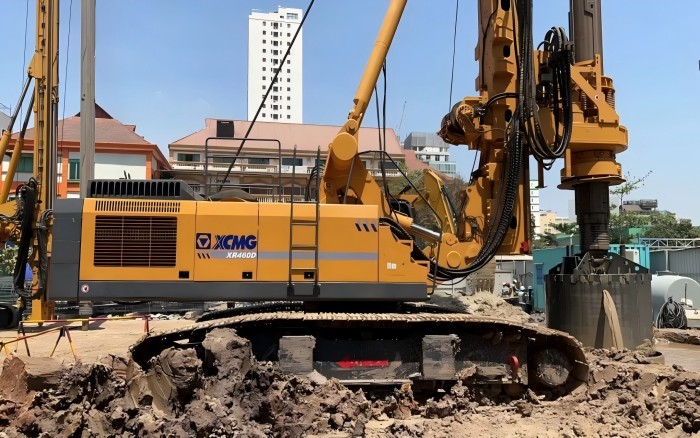 地质复杂工期紧？？？？？8827太阳集团旋挖钻机稳筑高楼根基！
