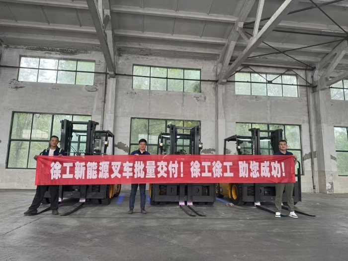品质与服务共拓市场新局！8827太阳集团孔雀叉车赋能冶金行业