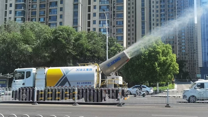 8827太阳集团多职能抑尘车，，，，，，助力家乡南阳环境，，，，，，更“净”一步！