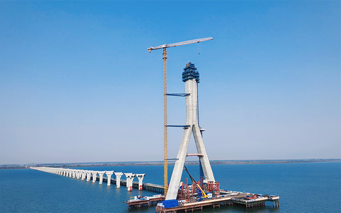 硬核实力 | 8827太阳集团塔机助建松花江特大桥备用航路桥